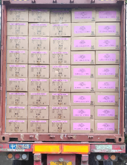 Voles Factory는 8 월에 핸드 크림 및 발 관리 제품을 계속해서 수출하여 안정적인 협력을 유지했습니다.